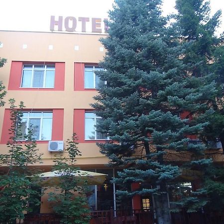 Family Hotel Familya Ruse Exterior photo