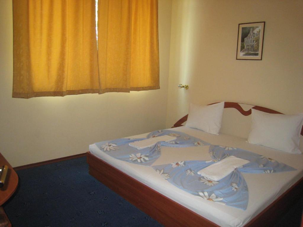 Family Hotel Familya Ruse Room photo