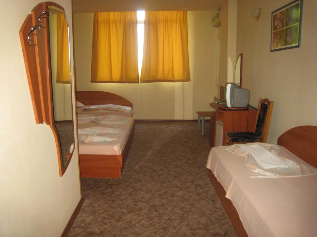 Family Hotel Familya Ruse Room photo